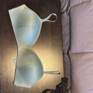 Maidenform Cream Textured Bra